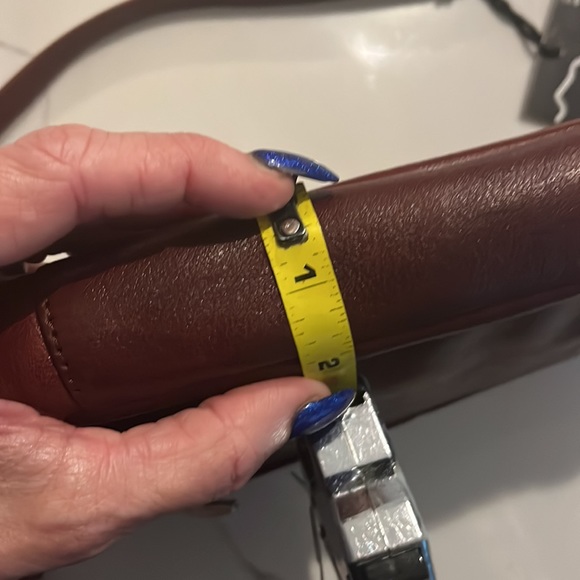 NWT Joanel Canada genuine leather crossbody bag 6 zip pockets, 1 flap inside - Picture 12 of 16